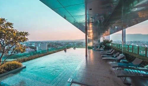 One-Bedroom Apartment with Balcony and City View