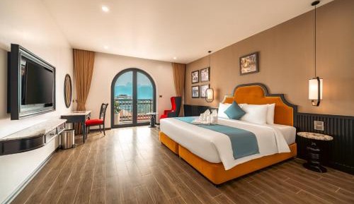 Queen Room with Balcony