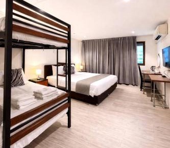 Deluxe Family Suite