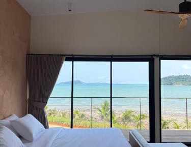 Villa - Beach Front