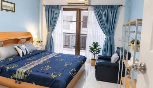 Standard Queen Room with Aircon