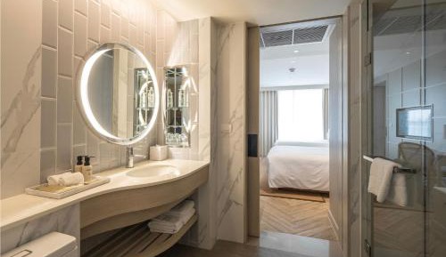 Amari Suite