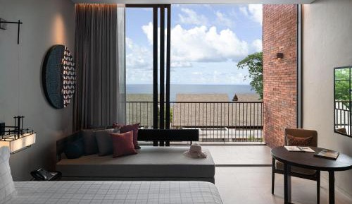 Family Suite with One King Bed and Two Single Beds - Sea View