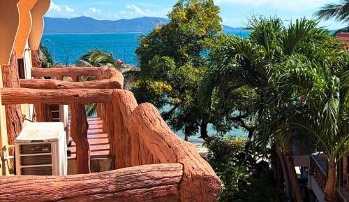 Deluxe Double Room with Balcony and Sea View