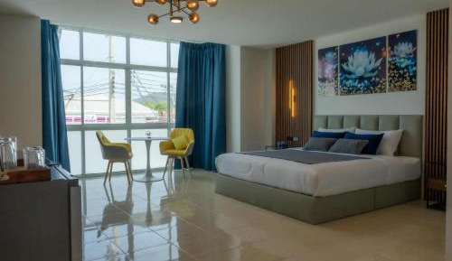 Deluxe King Room