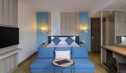 Junior Suite with Double Bed and Mountain View - Beach Wing
