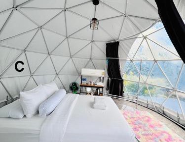 Queen Room with Shared Bathroom