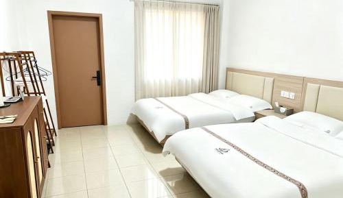 Twin Room with Balcony