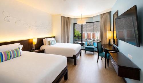 Deluxe Pool View Twin Bed