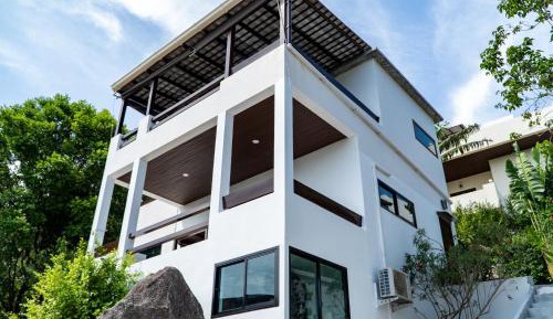 One-Bedroom Apartment with Ocean View