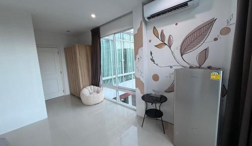 Studio Apartment with Queen Bed