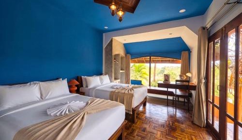 Bungalow with Patio
