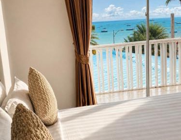 Deluxe Double Room with Balcony and Sea View