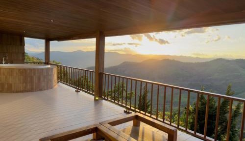 Suite with Mountain View