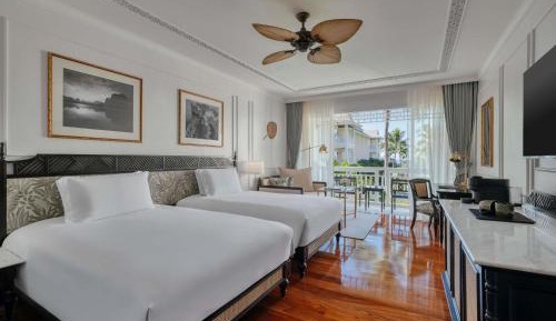 Signature Twin Room with Private Balcony