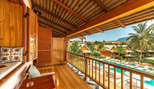 King Room with Pool View
