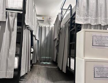 Single Bed in Mixed Dormitory Room