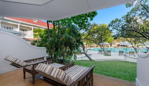 Family Room Pool Terrace King