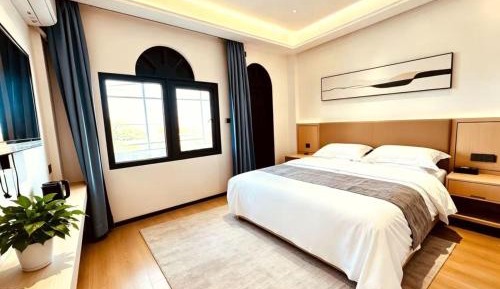 Standard Queen Room