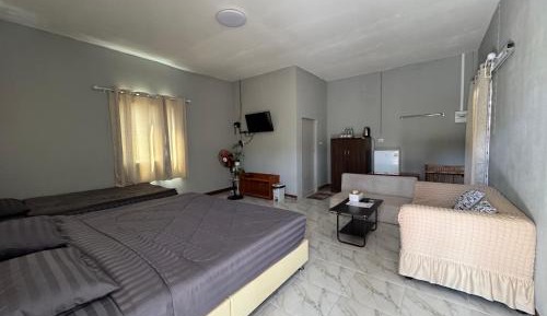 One-Bedroom Apartment with Garden View