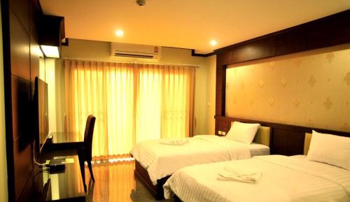 Standard Twin Room with City View