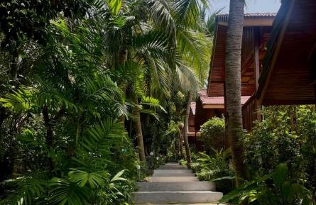 Bungalow with Garden View