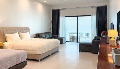 Family Room with Sea View