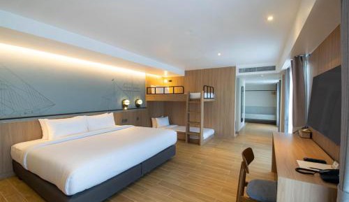 Family Suite with One Double Bed and One Bunk Bed - Non-Smoking