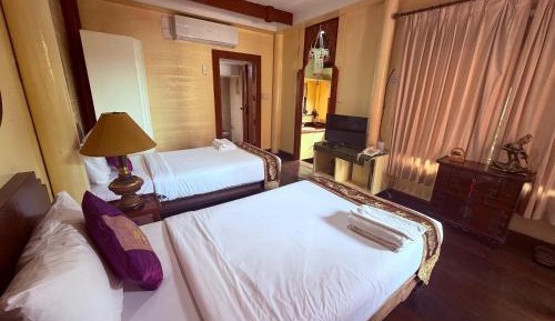 Deluxe Twin Room