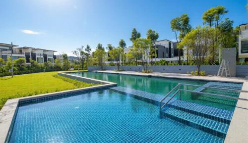 Three-Bedroom Townhouse