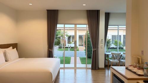 Deluxe Family Room