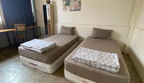 Twin Room with Shared Bathroom