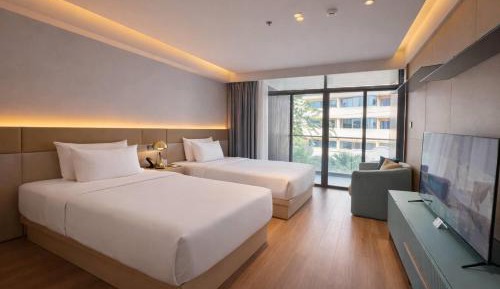 Deluxe Twin Room with City View