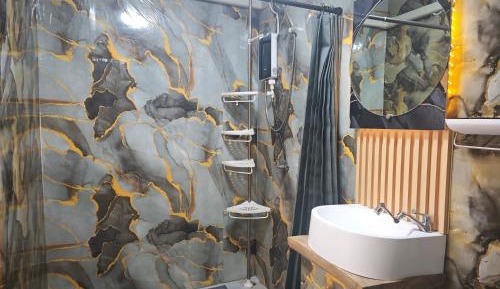 Double or Twin Room with Private Bathroom