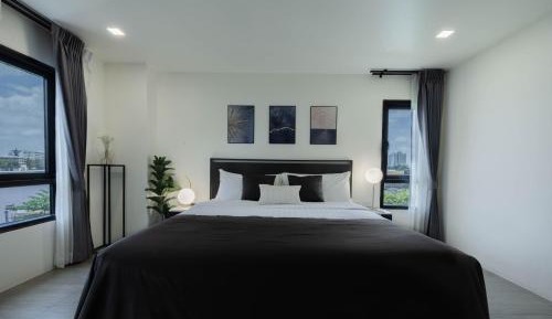 Premier King Room with River View