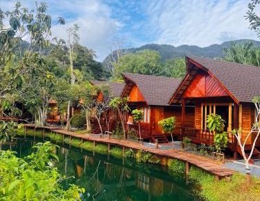 Bungalow with Garden View