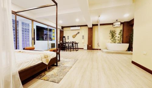 King Room with Balcony