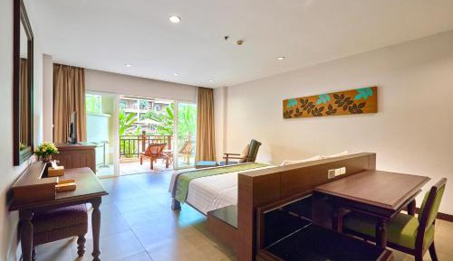 Deluxe Poolside Terrace Double