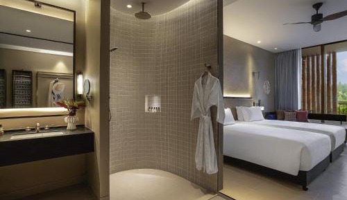 Deluxe King or Twin Room