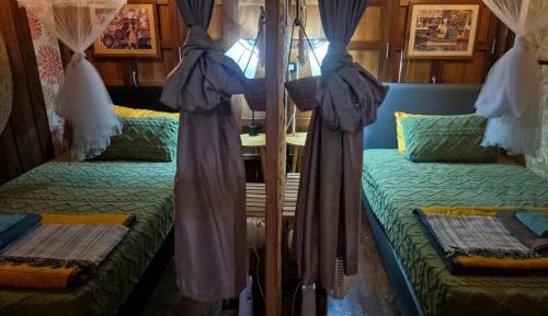 Single Bed in Mixed Dormitory Room