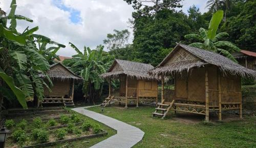 Bungalow with Patio