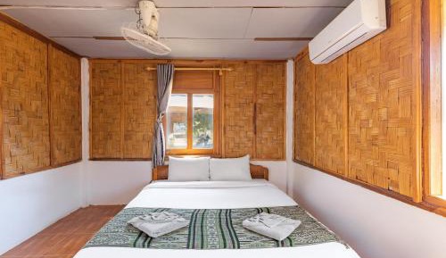 Deluxe Bungalow with Garden View