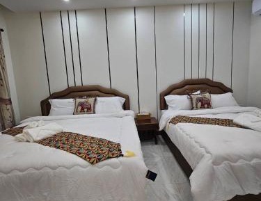 Deluxe Family Room