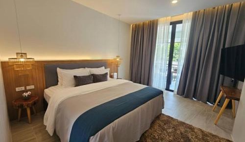 King Room with Balcony