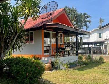 Bungalow - Water Front 