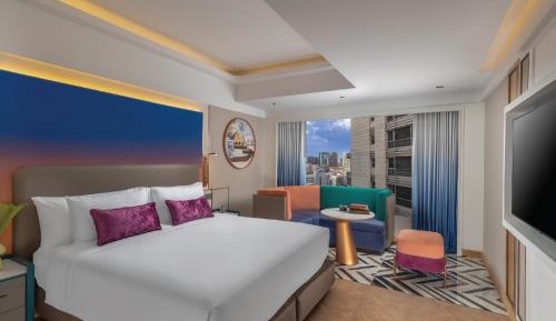 Grande Premier King Room with Club Benefit