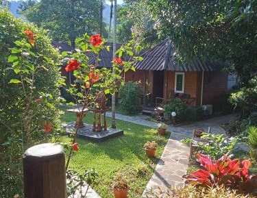 Deluxe Bungalow with Garden View