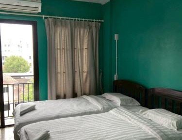 Standard Twin Room with Shared Bathroom