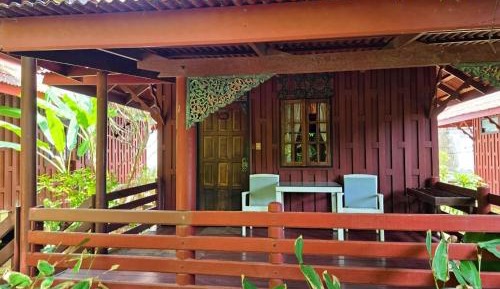 Bungalow with Garden View