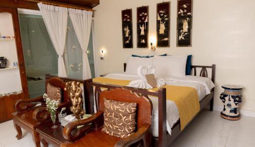 Suite with Hot Tub